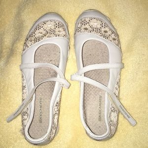 Sketcher Velcro strap shoes size 8